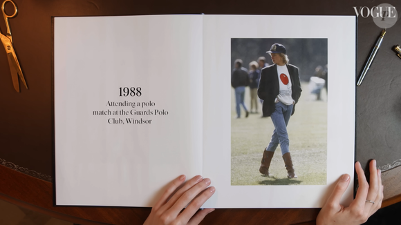 Em entrevista à Vogue, Elizabeth Debicki revelou que as botas foram feitas sob medida para a produção sob a assinatura das figurinistas Amy Roberts e Sidonie Roberts, que tiveram o desafio de recriar os looks de uma das mulheres mais fotografadas da história