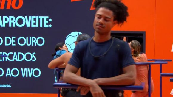 Como está a Prova do Líder do 'BBB 26'? Disputa ultrapassa 16 horas e tem grupos rivais na competição; veja quem continua!