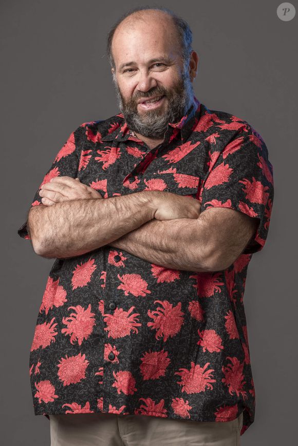 Otávio Müller, o Sardinha de 'Vale Tudo', está marcando presença na novela inédita 'Guerreiros do Sol', do Globoplay.