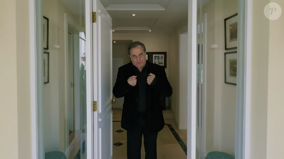 Ronnie Von mora em uma mansão de 3 mil metros quadrados em São Paulo