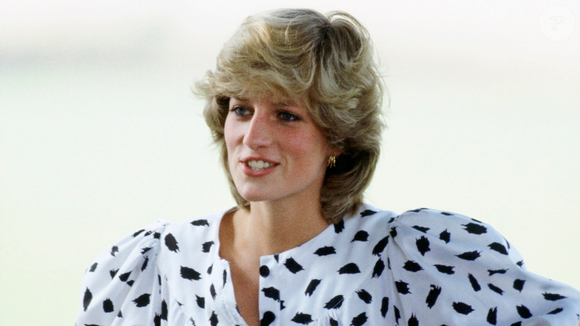 O óleo usado pela Princesa Diana tinha uma proposta diferente: além da fragrância, fazia parte de um ritual de bem-estar.