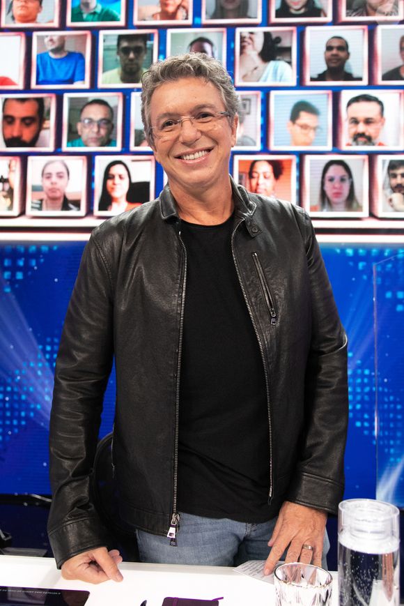 Boninho pode produzir programa para o SBT, que usaria seus estúdios para a gravação