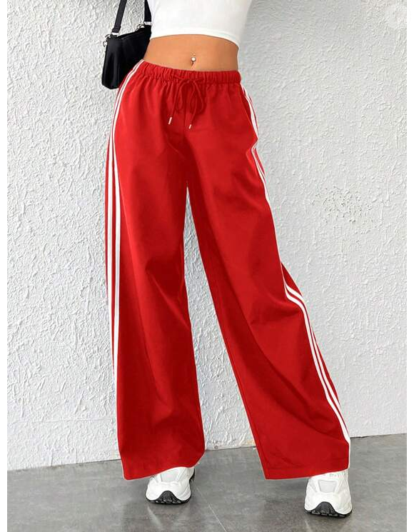 Calça de moletom na Shein R$ 74,32