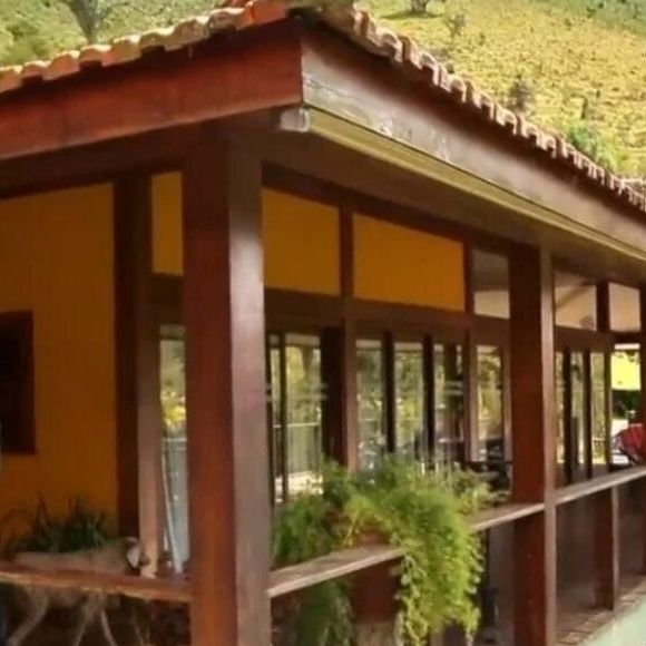 Marcos Palmeira já mostrou sua casa em uma reportagem antiga do canal GNT