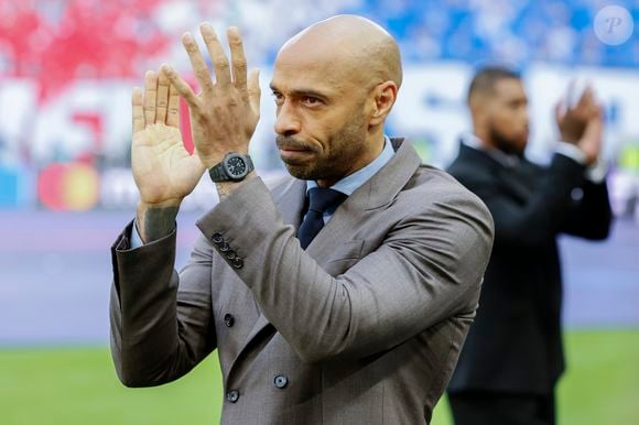 Depois de brilhar nos maiores palcos do futebol mundial, Thierry Henry aposta agora no crescimento de um tradicional clube da Itália