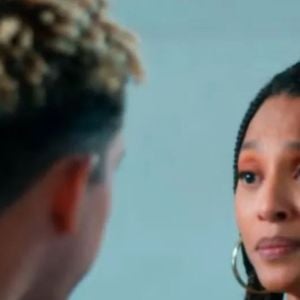 Bela (Sheron Menezzes) consegue a guarda dos filhos da amiga em 'Por Você'