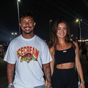 O casal se limitou à foto com uma música tradicional francesa para anunciar a reconciliação