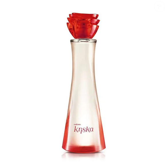 Lançado em 1995, o perfume Kriska, da Natura, segue conquistando gerações com sua combinação marcante de baunilha e notas amadeiradas. O clássico nacional volta a ganhar destaque neste inverno por sua fragrância envolvente e cheia de personalidade