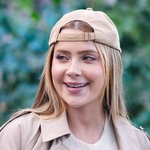 Jade Picon inovava no estilo com bonés