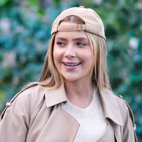 Jade Picon inovava no estilo com bonés