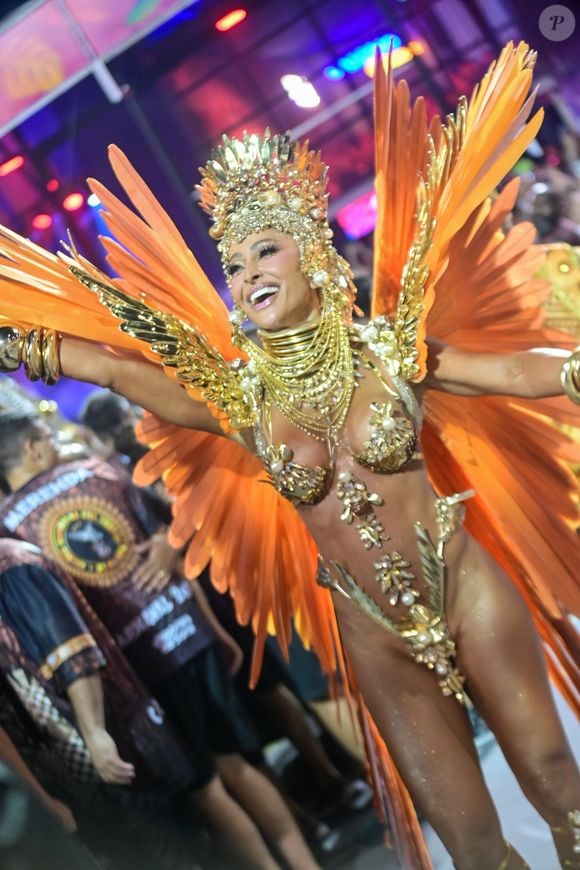 Sabrina Sato, rainha de bateria da Gaviões da Fiel: 'É sempre uma honra e uma emoção indescritível estar à frente da bateria Ritmão, representando minha Gaviões da Fiel!'