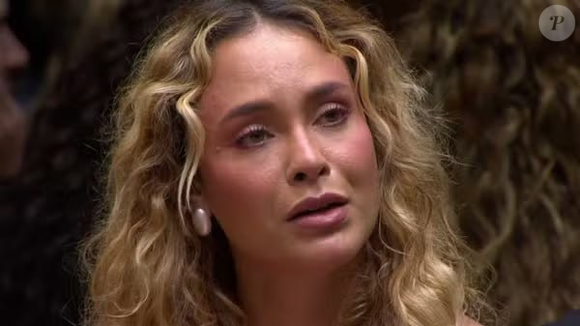 Sarah Andrade foi eliminada com mais de 69% dos votos no 'BBB 26' e usava look rosa, que remeteu a uma 'maldição' no game