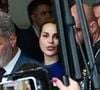 Deolane Bezerra foi presa nesta quinta-feira (21) durante uma operação do Ministério Público de São Paulo e da Polícia Civil. Segundo as investigações, a influenciadora é suspeita de envolvimento em um esquema de lavagem de dinheiro supostamente ligado ao PCC