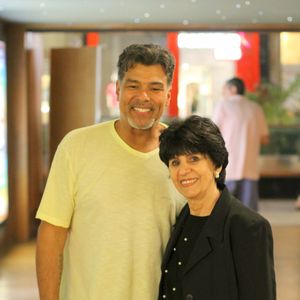 Maurício Mattar adotou o visual grisalho pelos anos seguintes