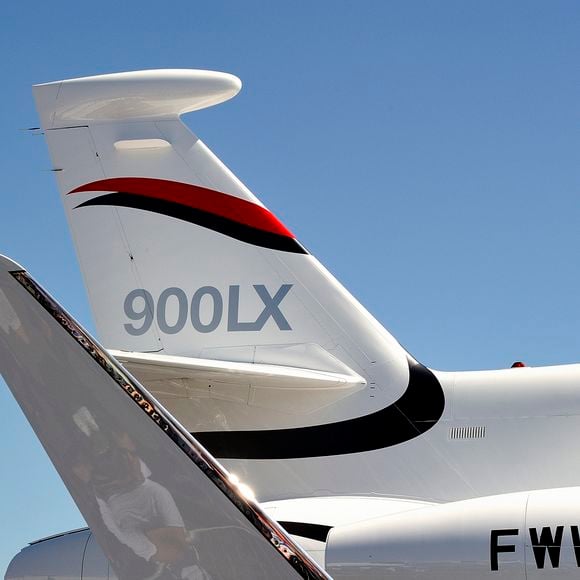 O jatinho do jogador pode ultrapassar 900 km/h e realizar voos intercontinentais sem escalas