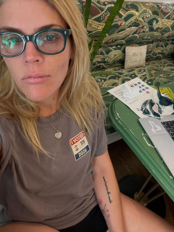 Busy Philipps descobriu um oligodendroglioma de grau 2, tumor raro de crescimento lento, após uma ressonância magnética