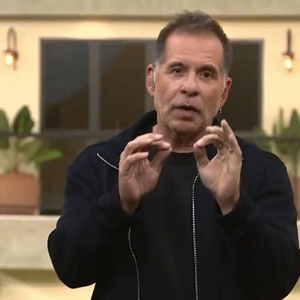 Leandro Hassum se irrita ao vivo com participantes do ‘Casa do Patrão’ e cobra: 'Tenham comprometimento'