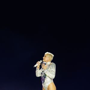 O destino parece ter dado uma volta completa: a sugestão de César Filho que provocou uma gargalhada em Xuxa há dez anos hoje se aproxima da realidade, com a apresentadora lotando estádios e esgotando ingressos com 'O Último Voo da Nave'