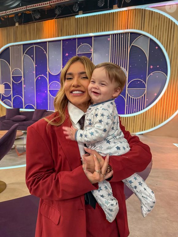 Virgínia Fonseca e José Leonardo, de apenas 9 meses, no 'Sabadou'