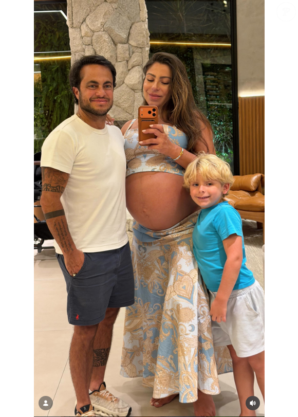 Thammy Miranda e a esposa Andressa Ferreira deram as boas vinda ao filho Vicente na última segunda-feira, dia 15 de abril
