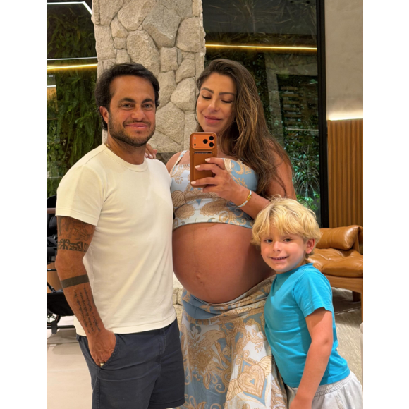Thammy Miranda e a esposa Andressa Ferreira deram as boas vinda ao filho Vicente na última segunda-feira, dia 15 de abril