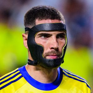 Com um hat-trick diante da Argélia, Lionel Messi voltou a mostrar por que é considerado um dos maiores jogadores de todos os tempos. Do outro lado, Luca Zidane viveu uma noite difícil sob o olhar atento do pai, Zinedine Zidane, que assistia à partida das arquibancadas