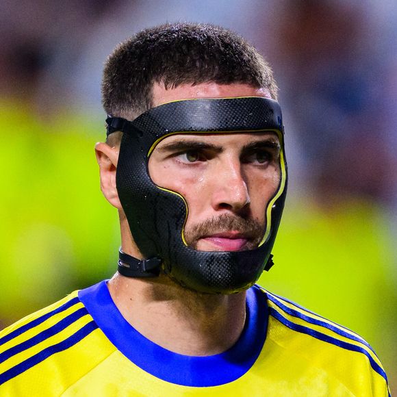 Com um hat-trick diante da Argélia, Lionel Messi voltou a mostrar por que é considerado um dos maiores jogadores de todos os tempos. Do outro lado, Luca Zidane viveu uma noite difícil sob o olhar atento do pai, Zinedine Zidane, que assistia à partida das arquibancadas