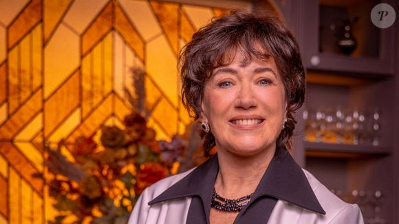 No café da manhã, a atriz passou a consumir bolos sem glúten, ricota e café com leite desnatado. Já nas refeições principais, os pratos são compostos por uma fonte de proteína (como grelhados ou omelete), acompanhada de legumes e verduras.