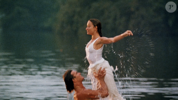Lançado em 1987, 'Dirty Dancing – Ritmo Quente' se tornou um fenômeno mundial, eternizou Patrick Swayze e Jennifer Gray e ainda emplacou o hit '(I've Had) The Time of My Life', vencedor do Oscar, Globo de Ouro e Grammy