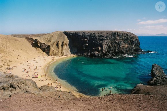 Lanzarote, a ilha vulcânica banhada pelo Atlântico com praias selvagens e uma forte identidade artística. Conheça!