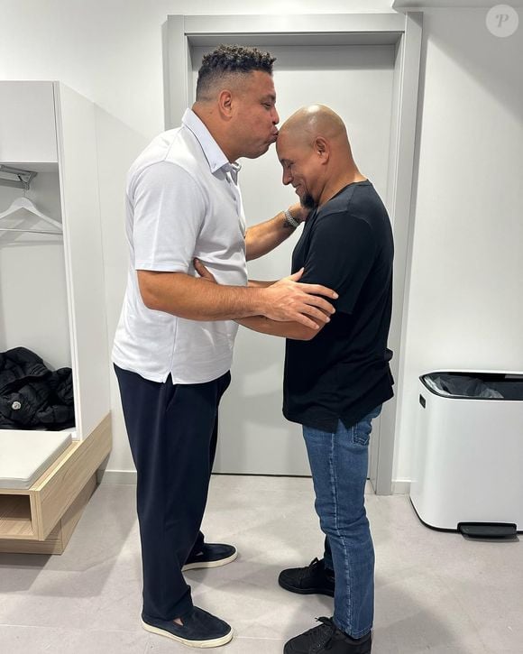 Roberto Carlos e Ronaldo foram campeões da Copa do Mundo em 2002 com a Seleção do Brasil