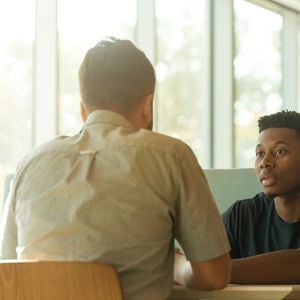 Você é mais concentrado que a maioria: Um olhar fixo também é um indício de que você está processando alguma informação de forma bastante concentrada