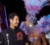 Sabrina Sato surgiu exuberante no Anhembi como flor ganhou a companhia do marido, Nicolas Prattes, no Carnaval 2026