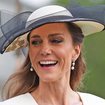 Pérolas de Lady Di e de Rainha Elizabeth II: Kate Middleton faz elegante homenagem póstuma com joias famosas em tradicional evento da Família Real desde 1860