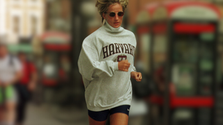 Via Marte se inspira em Lady Di para criar os tênis de academia favoritos da princesa, agora em versão acessível para usar até no trabalho