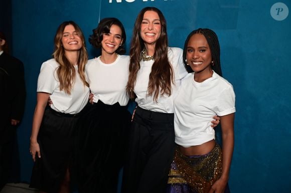 Bruna Marquezine, Luana Marquezine, Mônica Martelli e Duda Santos mostram quatro formas de transformar a camiseta branca em um look fashionista no evento da Hering
