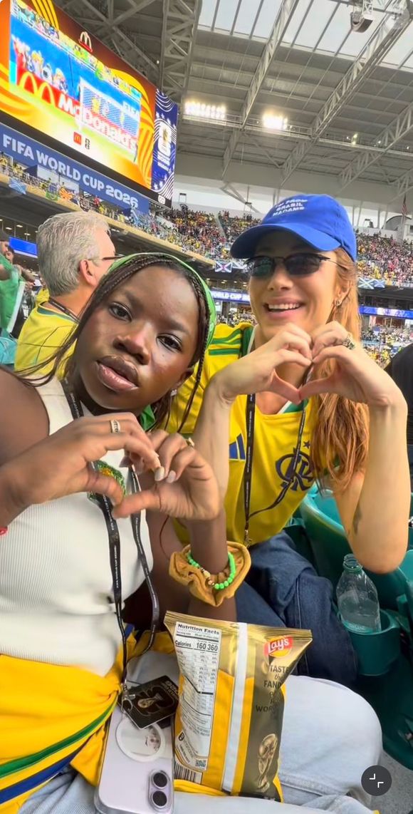 Títi, filha de Giovanna Ewbank e Bruno Gagliasso, chamou atenção ao reagir com entusiasmo à nova campanha de Rafaella Consentino para a Calvin Klein