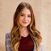 'Ficou idêntica à Maraisa': ex-atriz mirim do SBT, hoje aos 21 anos, Sophia Valverde surpreende por semelhança com a sertaneja no filme biográfico de Marília Mendoça
