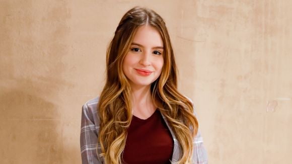 'Ficou idêntica à Maraisa': ex-atriz mirim do SBT, hoje aos 21 anos, Sophia Valverde surpreende por semelhança com a sertaneja no filme biográfico de Marília Mendoça