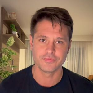 Dado Dolabella processa a Record após exibição de reportagem que mostrou as vezes nas quais ele foi acusado de agredir namorada