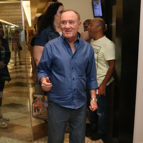Renato Aragão vem sendo envolvido em rumores sobre seu estado de saúde