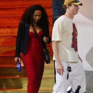 Maisa festeja 23 anos em rooftop no Rio com João Guilherme, L7 e elenco de 'Garota do Momento'. Fotos!