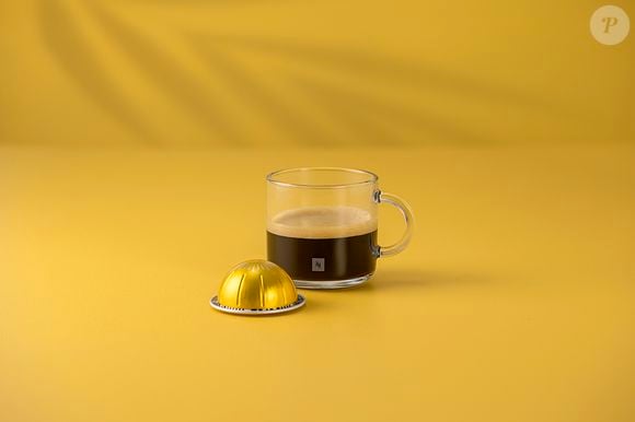 Formado em engenharia aerodinâmica pelo Instituto Federal Suíço de Tecnologia de Lausanne (EPFL) Éric Favre começou sua descoberta até chegar às cápsulas nespresso em 1975