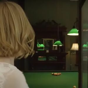 Nicole Kidman também tem uma sala de jogos, com mesa de bilhar central e janelas de estilo antigo