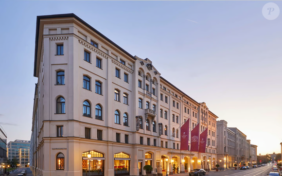 O luxuoso hotel onde Harry Kane viveu temporariamente foi construído para receber a realeza bávara e segue entre os mais exclusivos da Alemanha. Conheça sua história