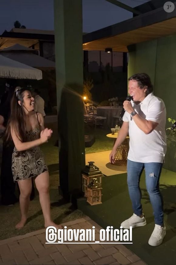 Já no final da festa, Giovani cantou na companhia da mulher uma música de Fábio Jr.