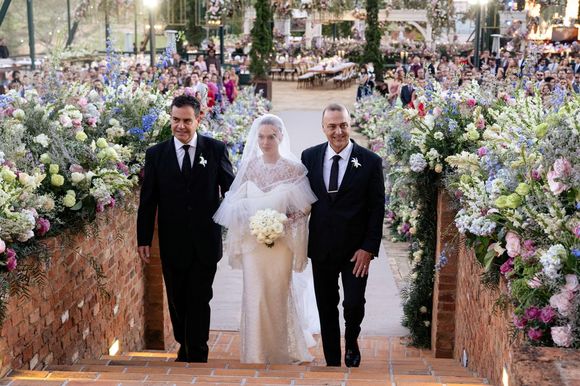 Giovanna Lancellotti e Gabriel David oficializaram a união em uma vinícola da família da atriz