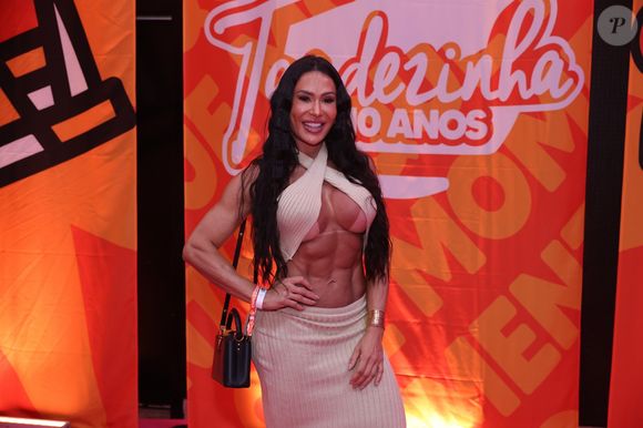 Gracyanne Barbosa: a produção do evento comprou passagem e pagou hotel para que ela chegasse na segunda-feira, mas a musa fitness simplesmente sumiu e não deu as caras
