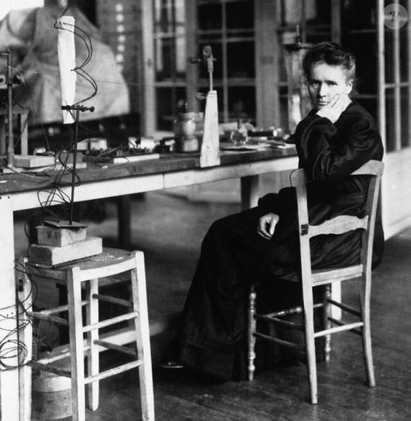 Pioneira da radioatividade, Marie Curie transformou medo em conhecimento ao estudar fenômenos invisíveis e imprevisíveis