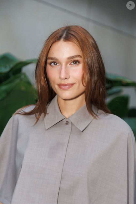 Sasha Meneghel aposta em visual sofisticado e traduz o conceito de "quiet luxury" com alfaiataria impecável